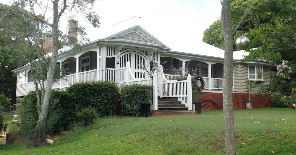 Weemella House in Corinda